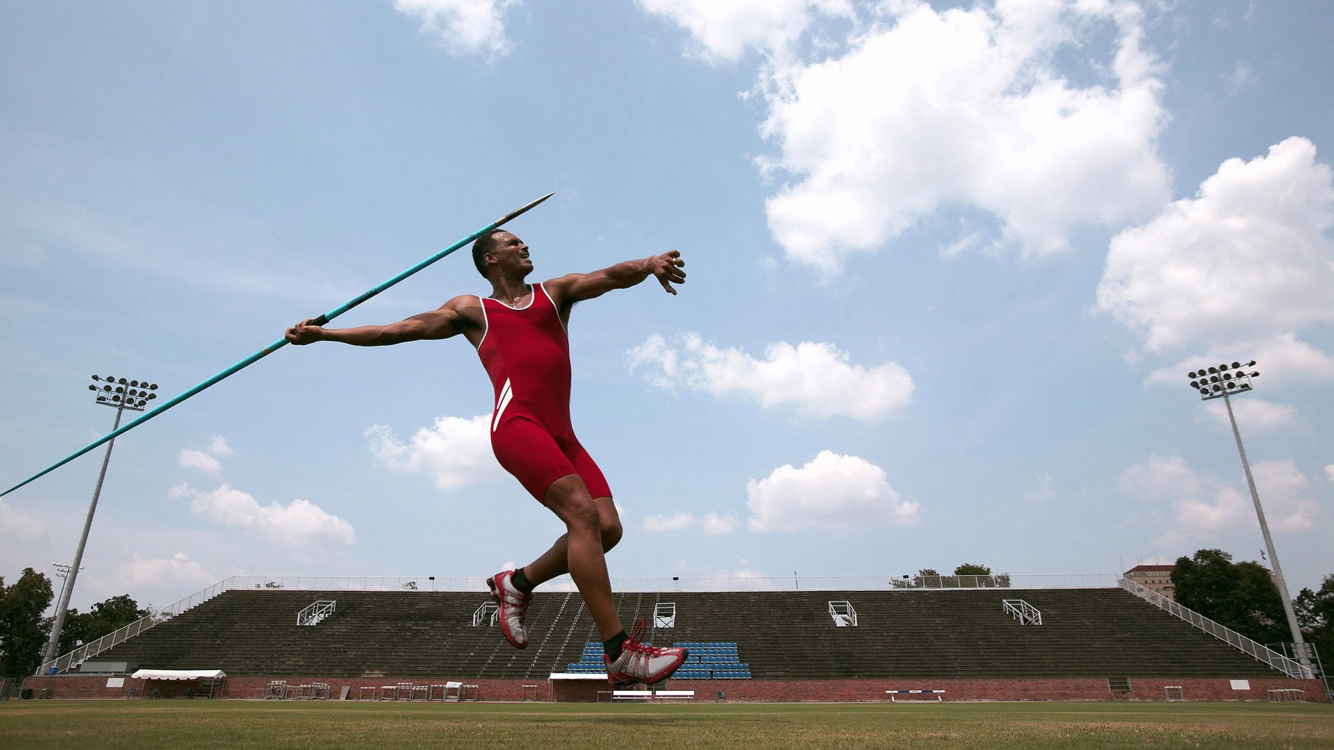 超级杯赛事落幕，卫冕冠军实现三连冠，超级杯决赛时间